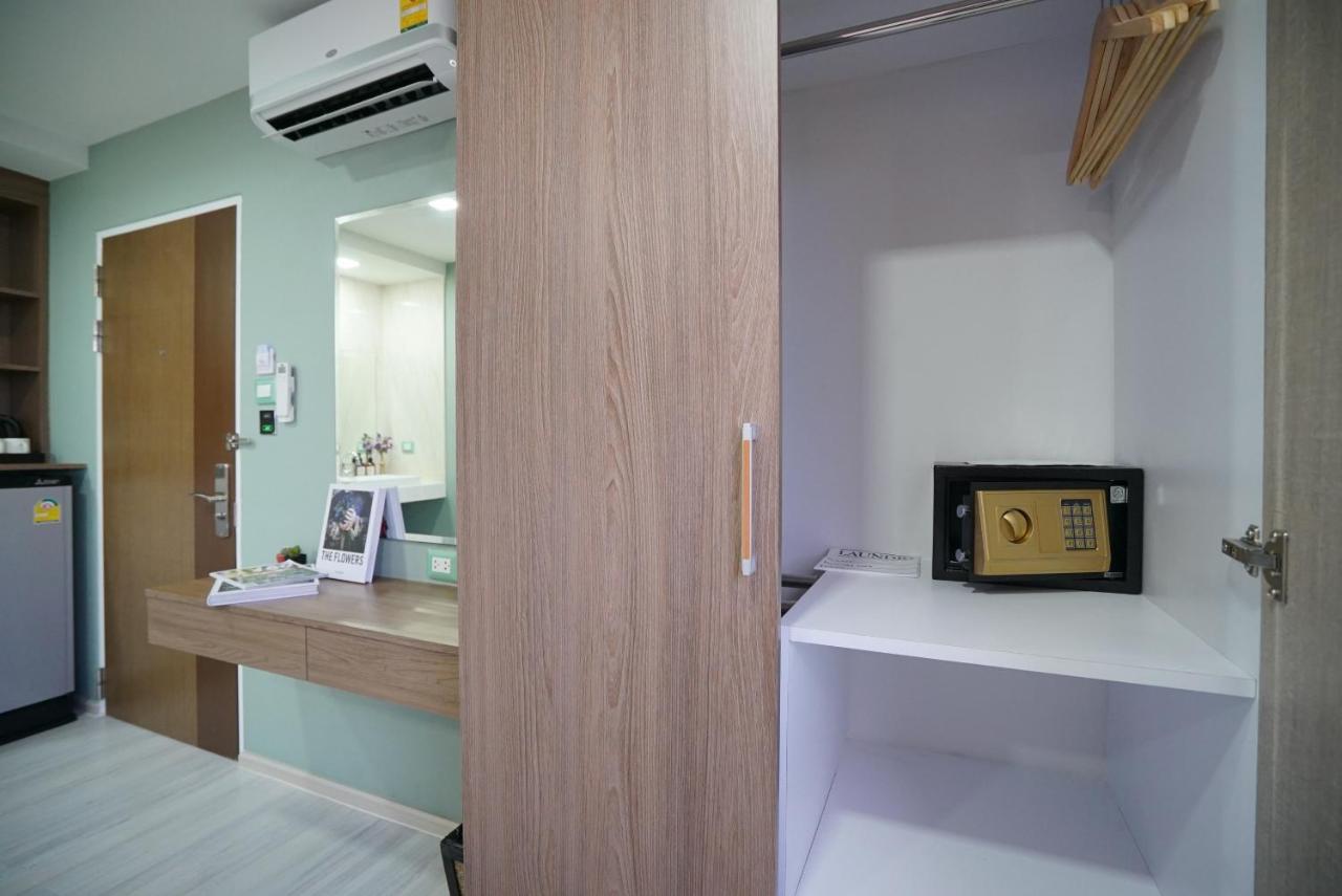 The Qube Fifty Hotel Bangkok Exterior foto