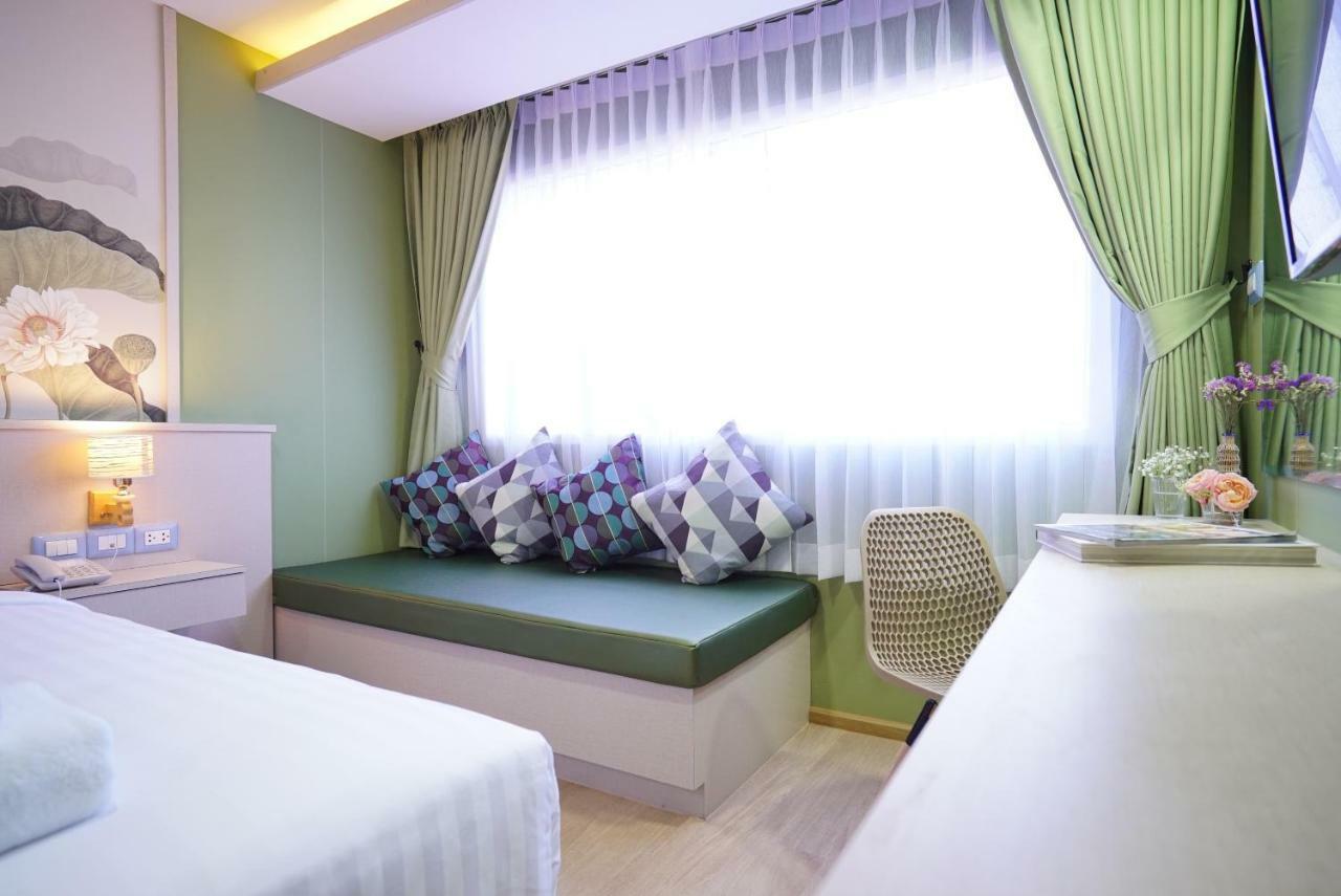 The Qube Fifty Hotel Bangkok Exterior foto